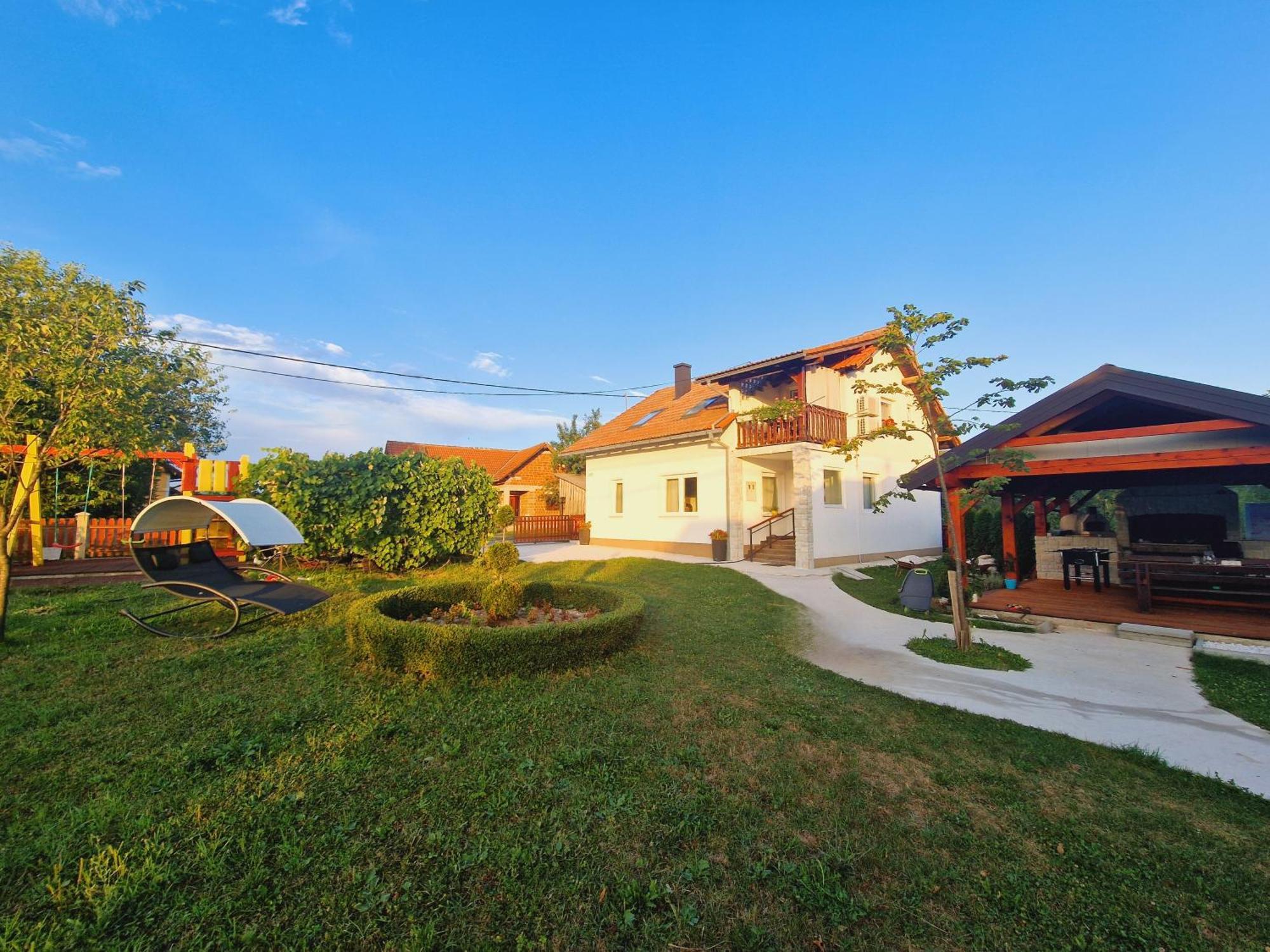 Apartments Anna & Mateo Rakovica Εξωτερικό φωτογραφία